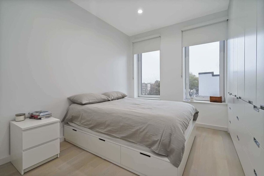 More Photos Of 78-04 67th Dr, Middle Village Storefront Retail Office For Sale