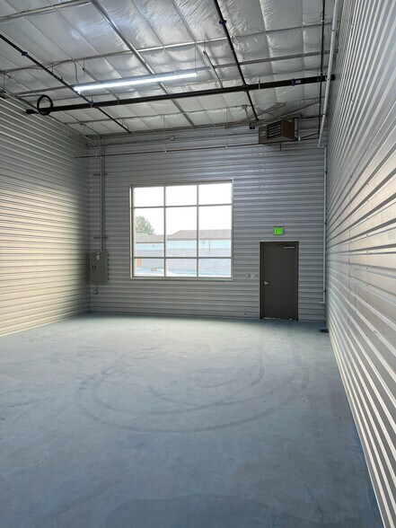 More Photos Of 1001 Depot Hill, Broomfield Showroom For Sale