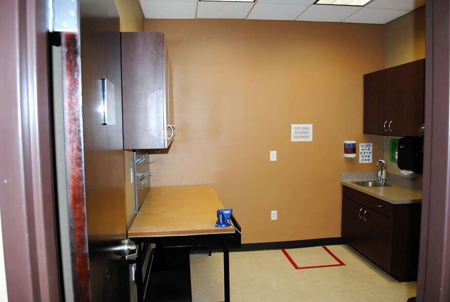More Photos Of 10411 Moss Park Rd, Orlando Office For Lease