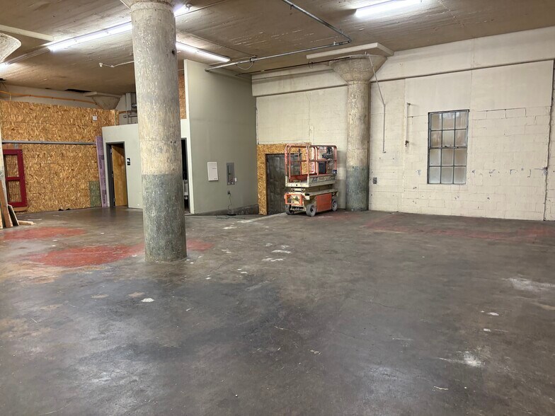 More Photos Of 437 SE Martin Luther King Jr Blvd, Portland Light Manufacturing For Lease