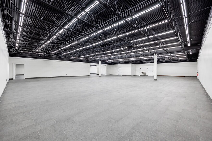 More Photos Of 4150 S Cleveland Ave, Fort Myers Freestanding For Sale