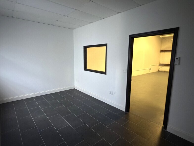 More Photos Of 5475 Williamsburg Dr, Punta Gorda Warehouse For Lease