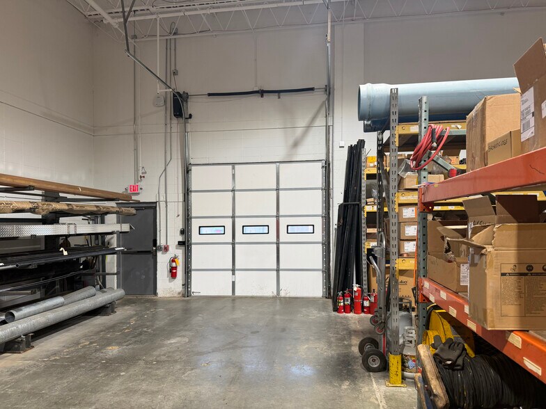 More Photos Of 11000 Lakeview Ave, Lenexa Light Distribution For Sale