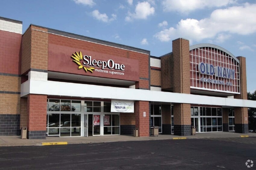 More Photos Of 12035-12055 Metcalf Ave, Overland Park Storefront For Sale