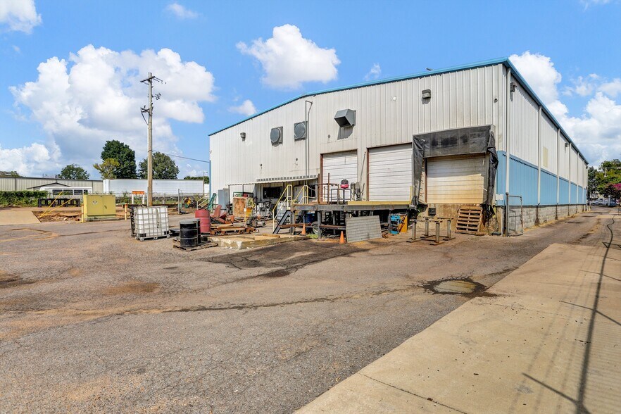 More Photos Of 3325 Millbranch Rd, Memphis Warehouse For Sale