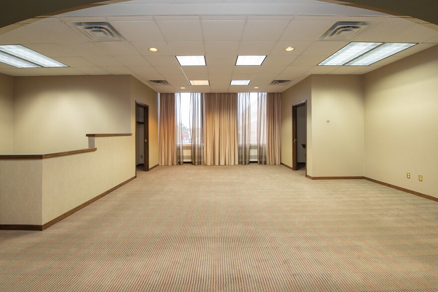 More Photos Of 151 S Rose St, Kalamazoo Office For Sale