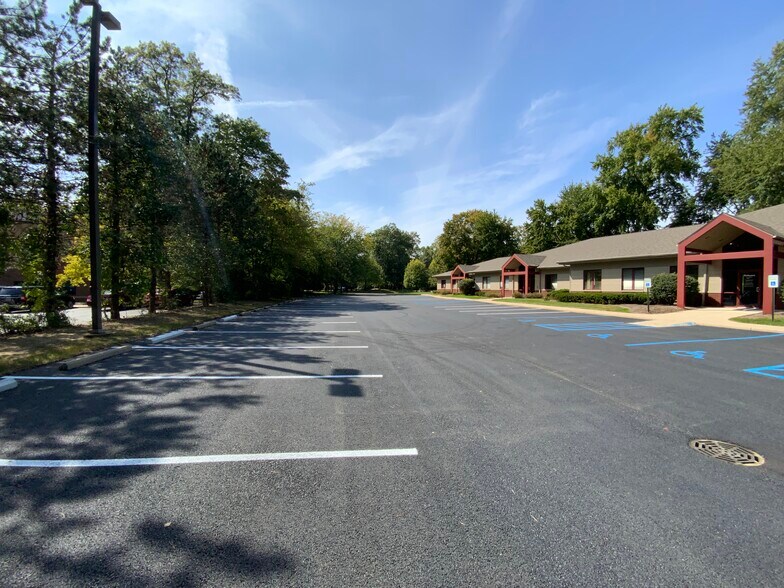 More Photos Of 3436-3500 Granite Cir, Toledo Medical For Lease