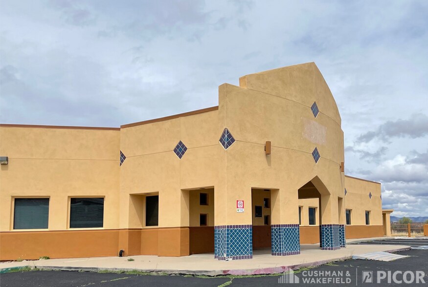 More Photos Of 32 Boulevard del Rey David, Nogales Medical For Sale