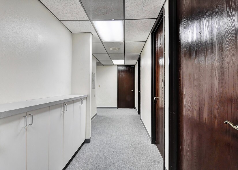 More Photos Of 1669 W Avenue J, Lancaster Medical For Lease