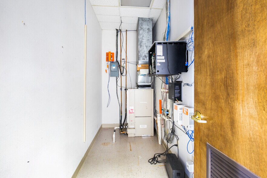 More Photos Of 5751 Uptain Rd, Chattanooga Office For Lease