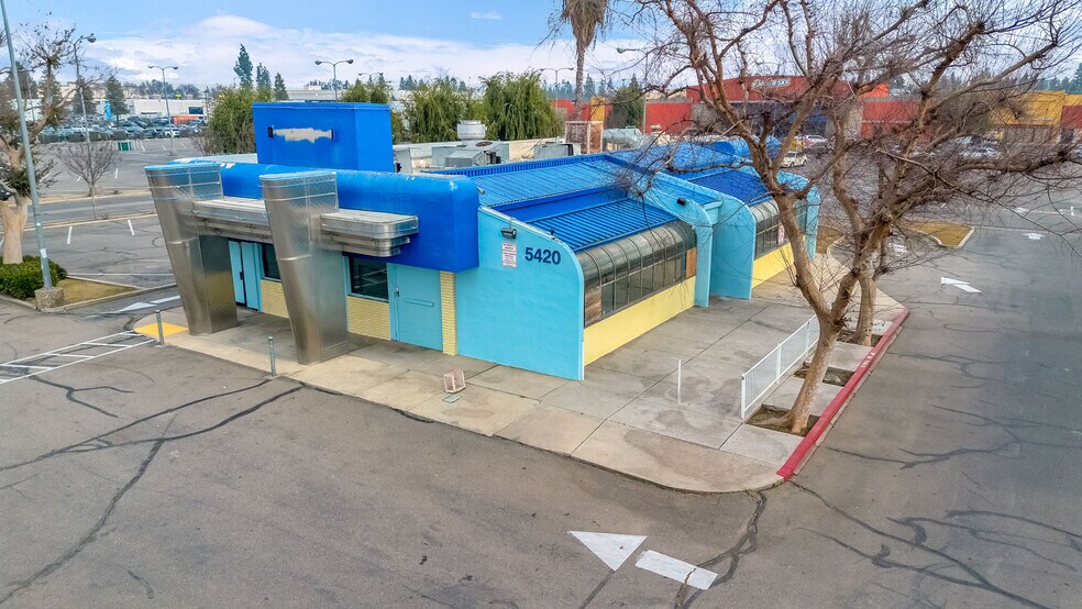 More Photos Of 5418-5422 N Blackstone Ave, Fresno Freestanding For Sale