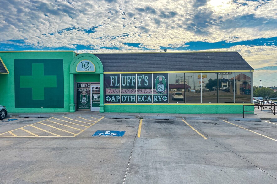 More Photos Of 4313 NW Cache Rd, Lawton Convenience Store For Lease
