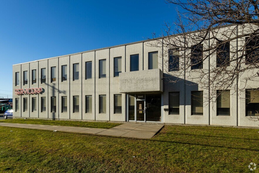 More Photos Of 6445 Ch de la Côte-de-Liesse, Montréal Distribution For Lease