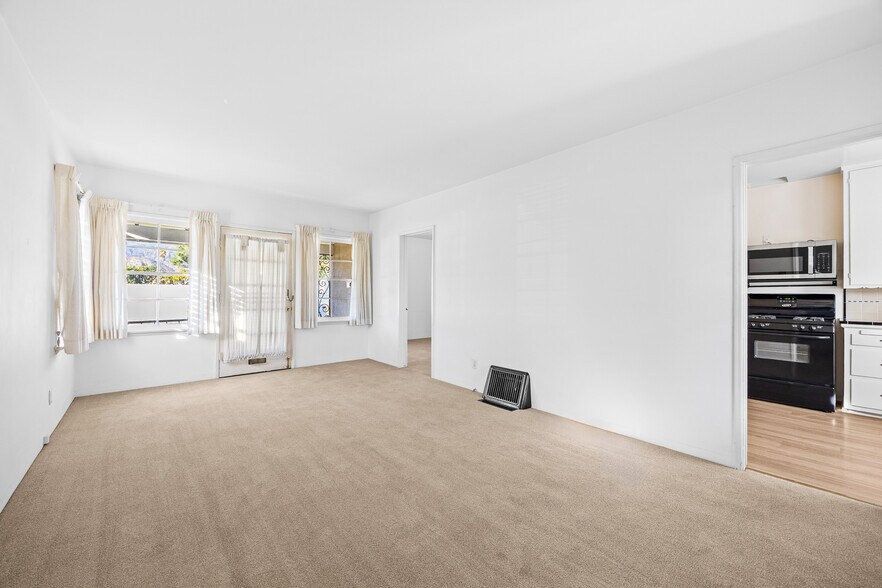 More Photos Of 1047 N San Gabriel Ave, Azusa Apartments For Sale