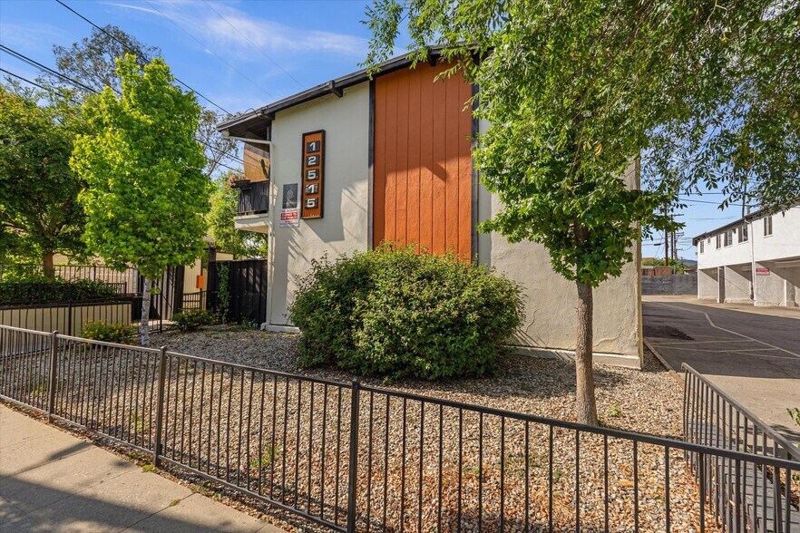 Primary Photo Of 12515 Saticoy St, North Hollywood Apartments For Sale
