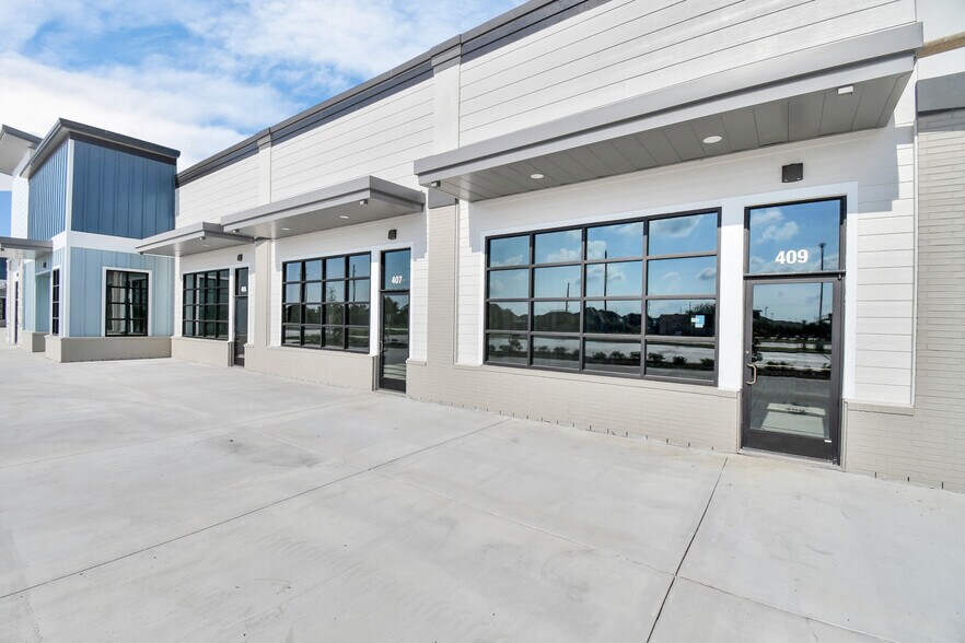 More Photos Of 30625 Kingsland Blvd, Brookshire Storefront For Lease
