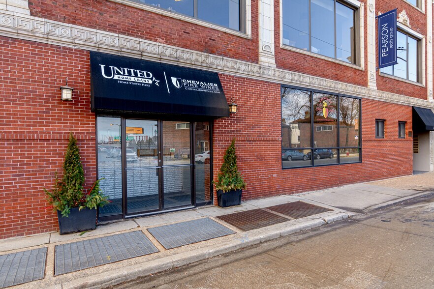 More Photos Of 1000 N Milwaukee Ave, Chicago Loft Creative Space For Lease