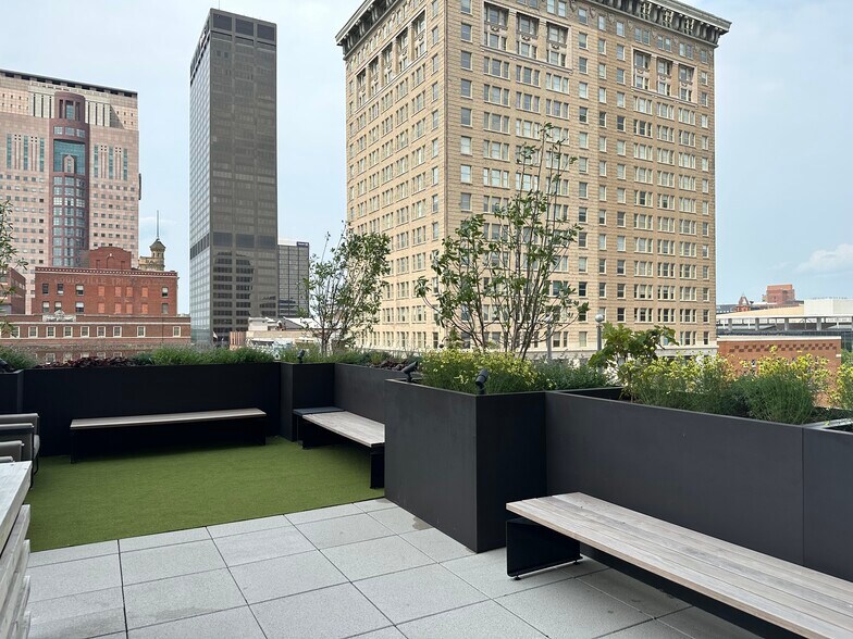 More Photos Of 500 W Jefferson St, Louisville Office For Lease