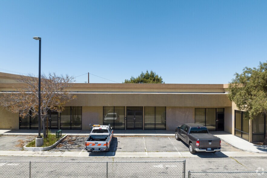 More Photos Of 15255 Bear Valley Rd, Hesperia Freestanding For Sale