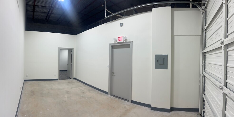 More Photos Of 3111 Fortune Way, Wellington Warehouse For Lease