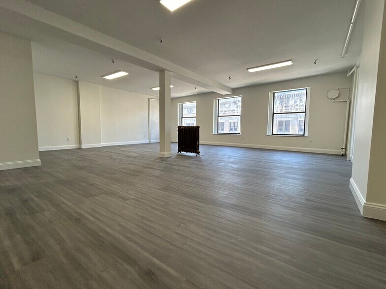 More Photos Of 158 Grand St, Waterbury Office For Sale