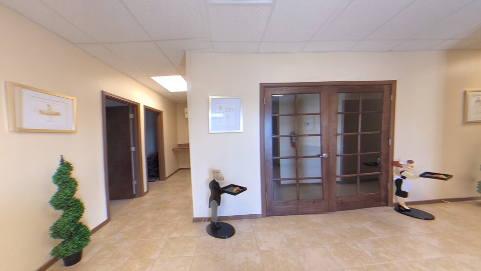 More Photos Of 3012 Mountain Pass Blvd, Anthony Office For Lease