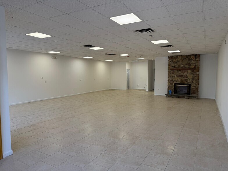 More Photos Of 29 New Main St, Haverstraw Storefront Retail Residential For Lease