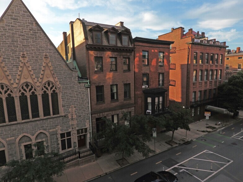 More Photos Of 809 Cathedral St, Baltimore Apartments For Lease