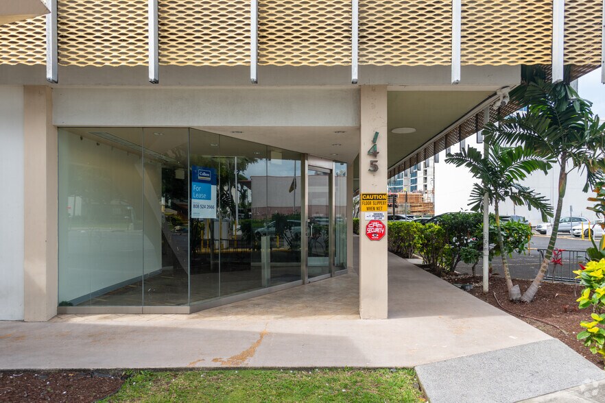 More Photos Of 1451 S king St, Honolulu Office For Sale