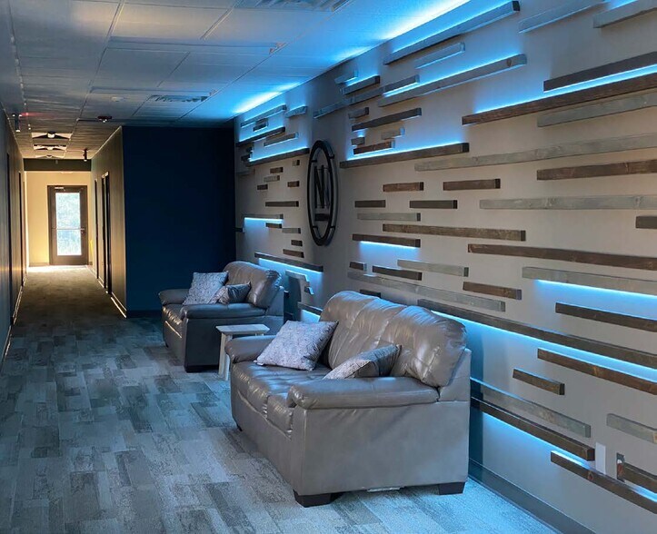 More Photos Of 105 E Walnut St, Johnson City Loft Creative Space For Sale