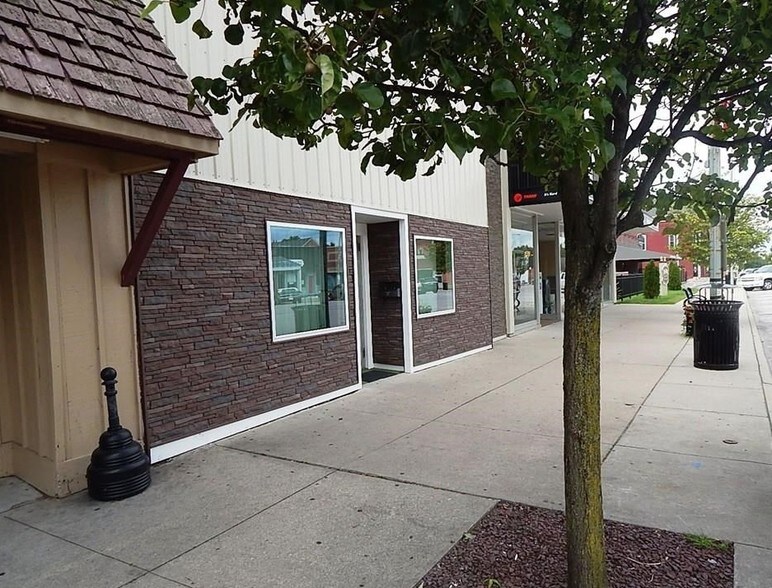 More Photos Of 125 N Fulton St, Wauseon General Retail For Sale