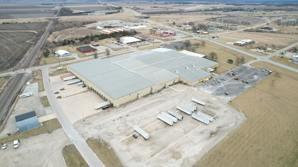 More Photos Of 1805 E Washington St, Mount Pleasant Warehouse For Sale