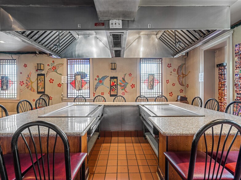 More Photos Of 1495 Farmington Ave, Pottstown General Retail For Sale