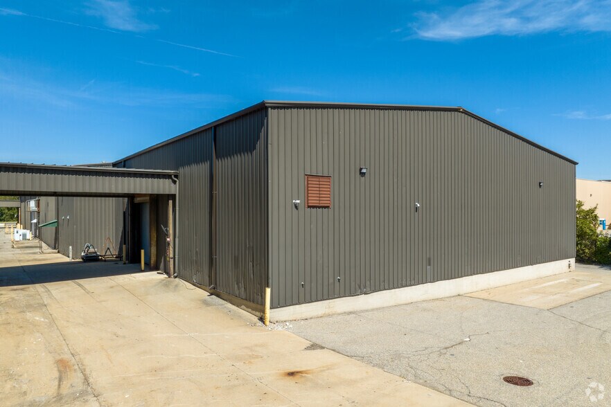 More Photos Of 8460 Ronda Dr, Canton Unknown For Lease