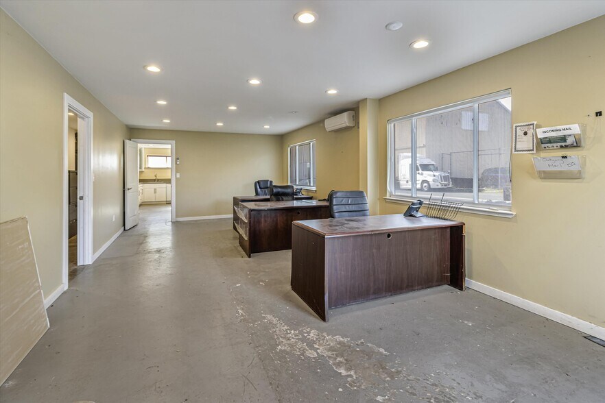 More Photos Of 1356 S 50th St, Richmond Warehouse For Sale