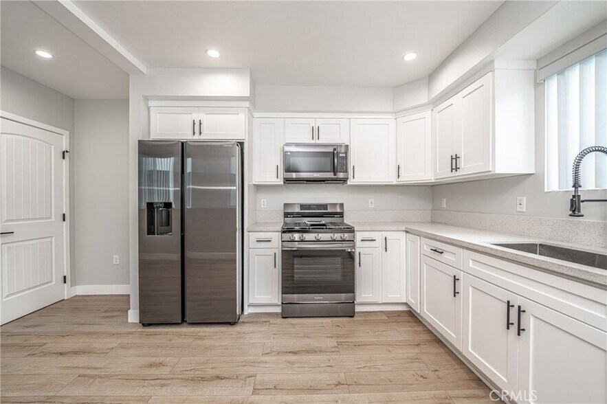 More Photos Of 433 W Gage Ave, Los Angeles Multifamily For Sale