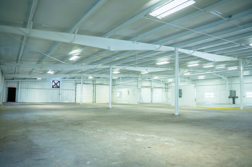 More Photos Of 5007 S Westshore Blvd, Tampa Warehouse For Sale