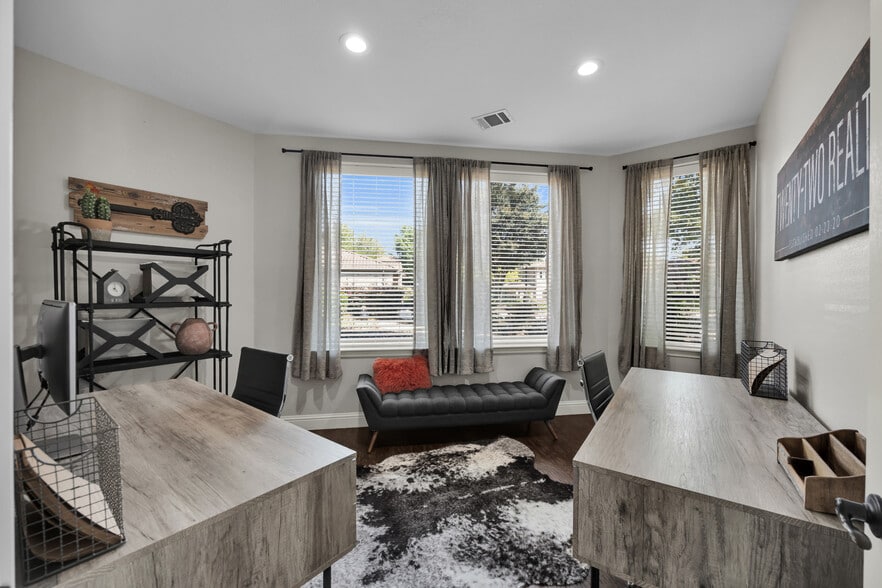 More Photos Of 550 N Walnut Creek Dr, Mansfield Office Residential For Sale