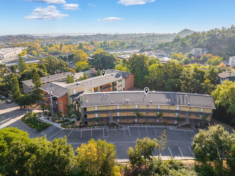 Primary Photo Of 195 Los Robles Rd, Novato Apartments For Sale