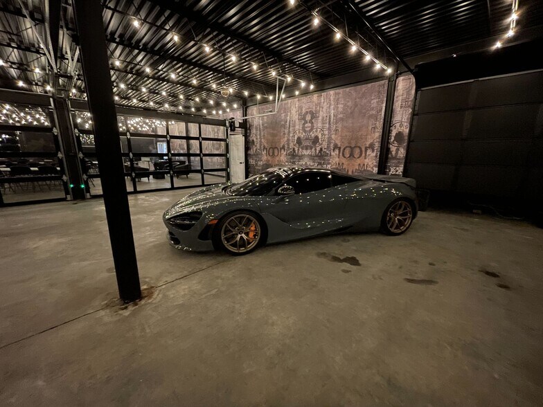 More Photos Of 231 N Main St, Joplin Industrial For Sale