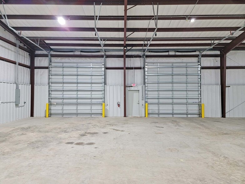 More Photos Of 8233 Leopard St, Corpus Christi Unknown For Lease
