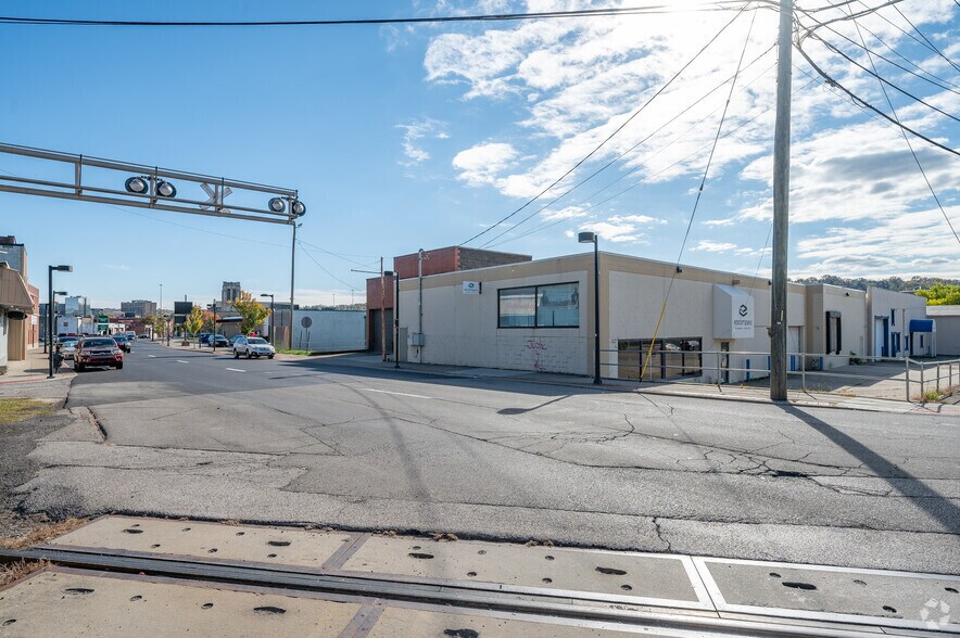 More Photos Of 630 Maryland Ave, Charleston Warehouse For Lease