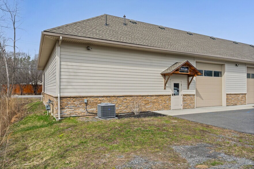 More Photos Of 1 Charlton Rd, Ballston Spa Freestanding For Lease