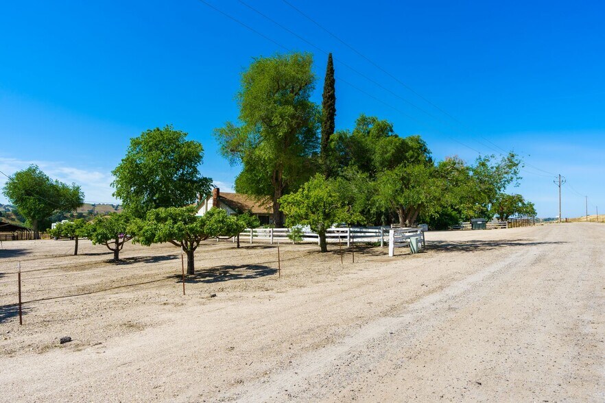 More Photos Of 13625 Ca-46, Paso Robles Land For Sale