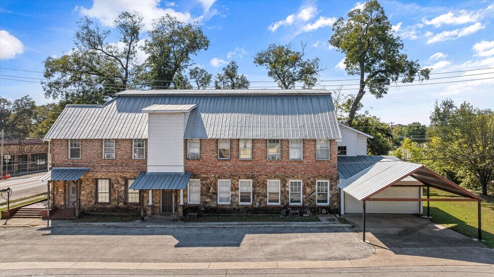 More Photos Of 301 NE Barnard St, Glen Rose Office For Sale