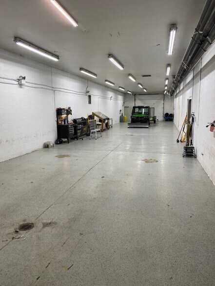 More Photos Of 8990 S Old State Rd, Lewis Center Carwash For Sale