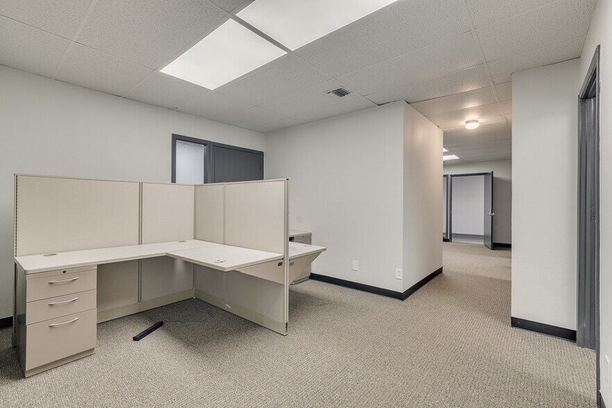 More Photos Of 4925 Davis Blvd, North Richland Hills Office For Sale