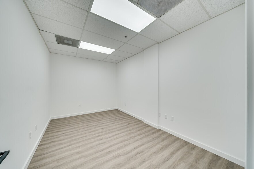 More Photos Of 7500 NW 25th St, Miami Warehouse For Lease