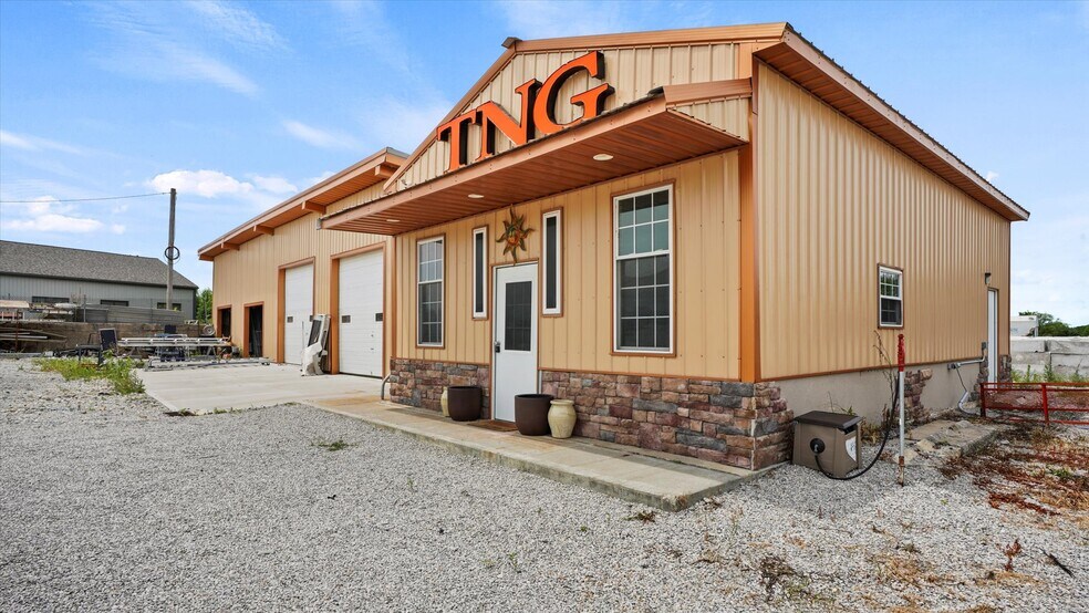 More Photos Of 1900 US 69, Excelsior Springs Warehouse For Sale