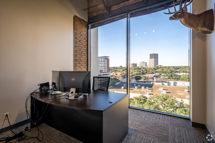 More Photos Of 5353 W Alabama St, Houston Unknown For Lease